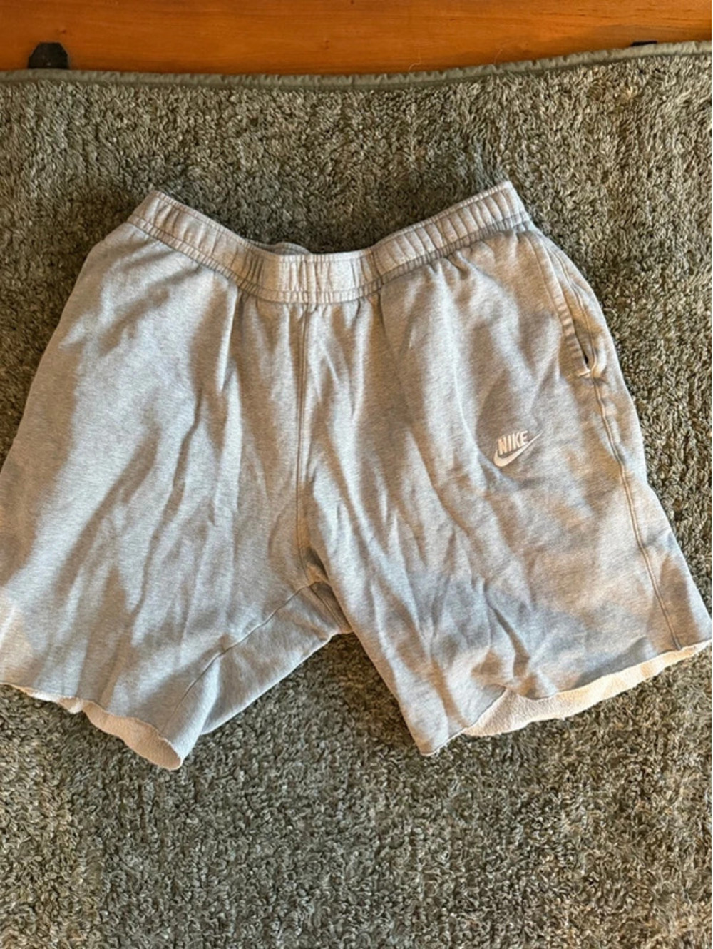 Nike Men's Light Gray Athletic Sweat Shorts Medium